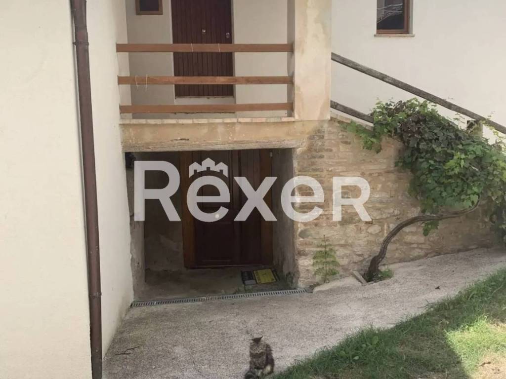 casa indipendente in vendita a San Ginesio