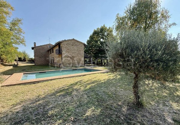 casa indipendente in vendita a San Ginesio