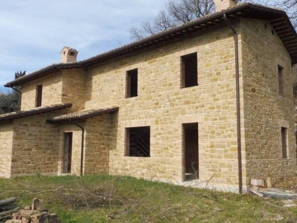 casa indipendente in vendita a San Severino Marche in zona Serripola