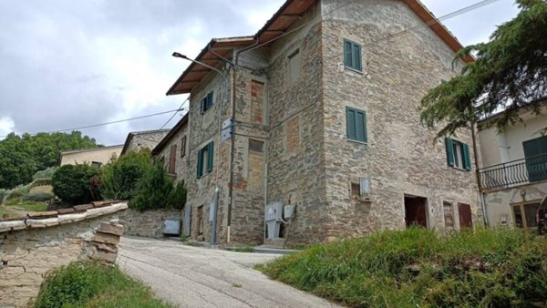 casa semindipendente in vendita a San Severino Marche in zona Serralta