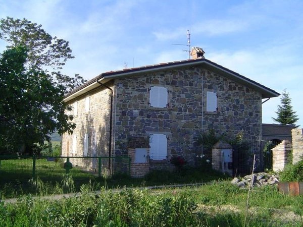 casa indipendente in vendita a San Severino Marche in zona Serralta
