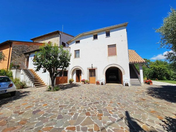 casa indipendente in vendita a San Severino Marche in zona Colotto