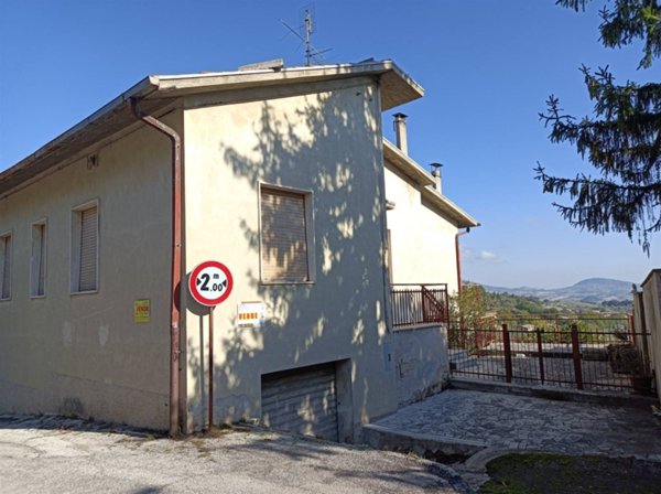 casa semindipendente in vendita a San Severino Marche in zona Serripola