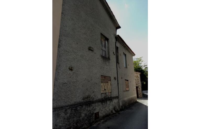 casa indipendente in vendita a San Severino Marche in zona Agello