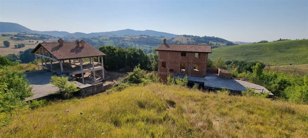 casa indipendente in vendita a San Severino Marche in zona Serralta