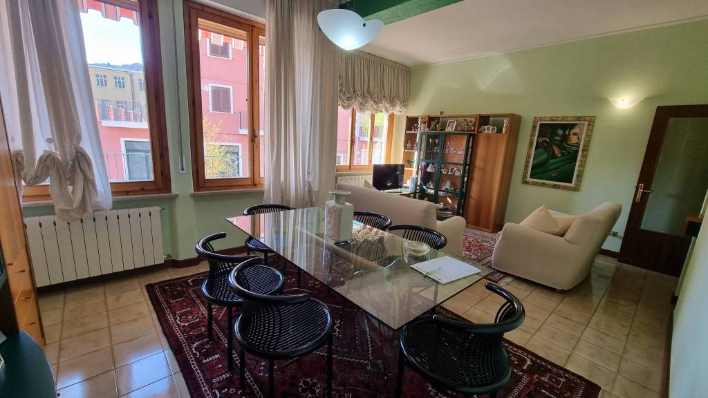 casa indipendente in vendita a San Severino Marche