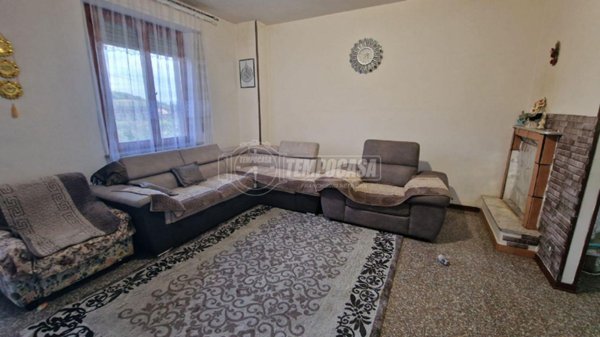 appartamento in vendita a San Severino Marche in zona Cesolo