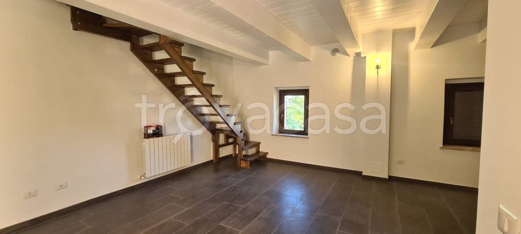 casa indipendente in vendita a San Severino Marche in zona Chigiano