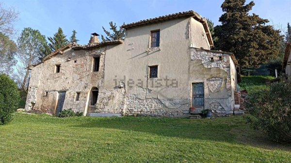 pentavano in vendita a San Severino Marche
