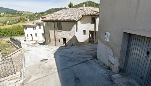 casa indipendente in vendita a San Severino Marche in zona Palazzata