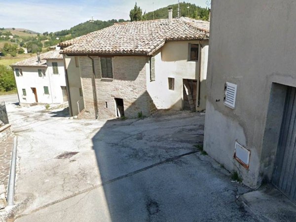 casa indipendente in vendita a San Severino Marche in zona Palazzata