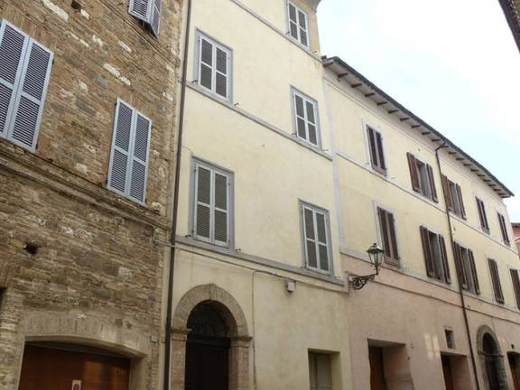 casa indipendente in vendita a San Severino Marche