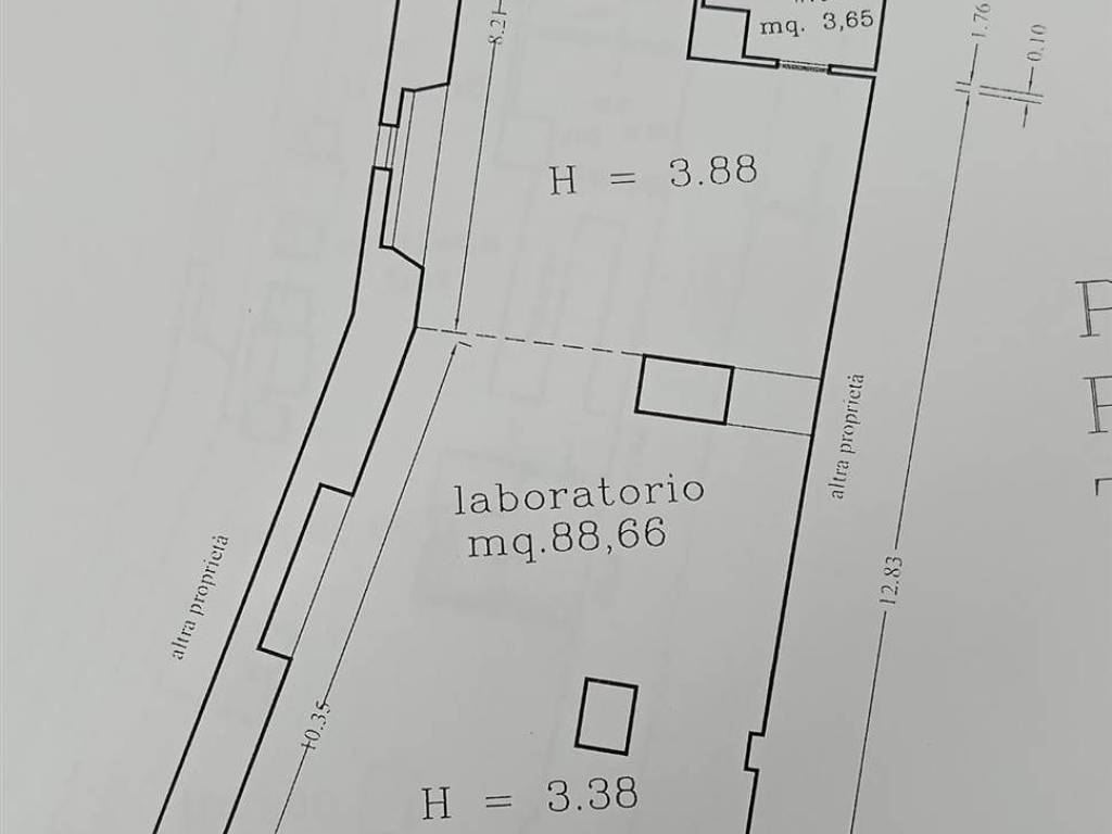 locale commerciale in vendita a San Severino Marche