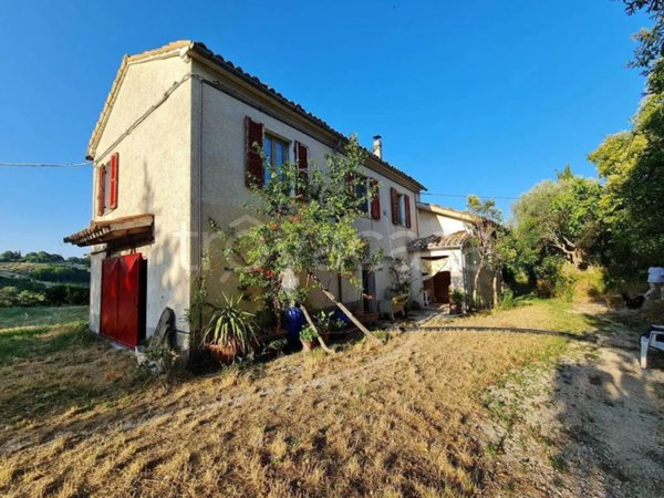 casa indipendente in vendita a San Severino Marche in zona Sant'Elena