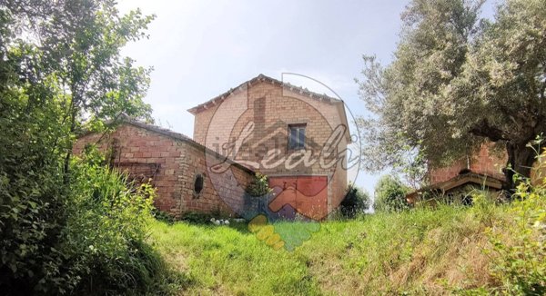 casa indipendente in vendita a San Severino Marche in zona Sant'Elena