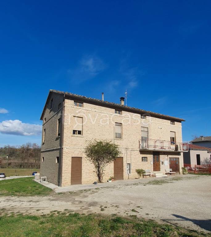 casa indipendente in vendita a San Severino Marche
