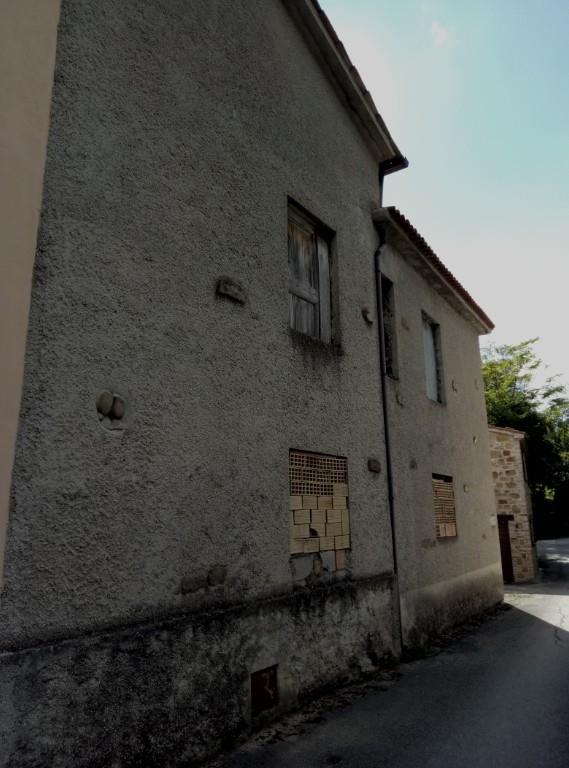 casa indipendente in vendita a San Severino Marche in zona Agello