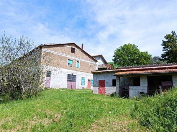 casa indipendente in vendita a San Severino Marche in zona Gaglianvecchio
