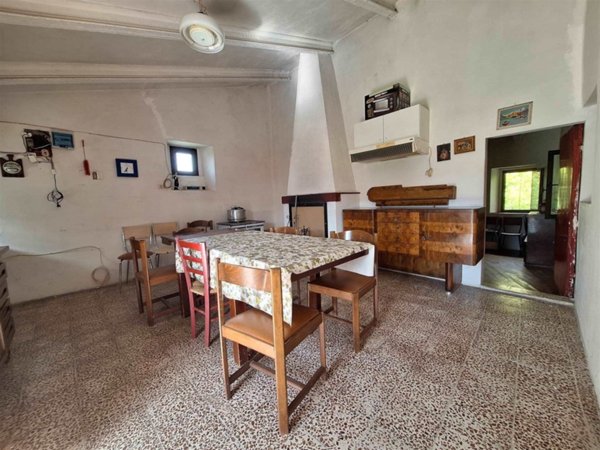 casa indipendente in vendita a San Severino Marche