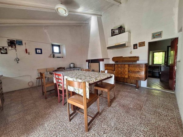 casa indipendente in vendita a San Severino Marche