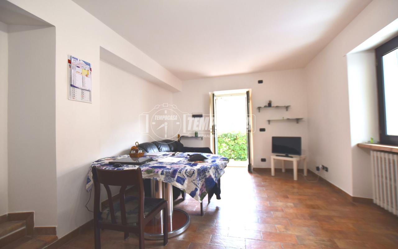 casa indipendente in vendita a San Severino Marche