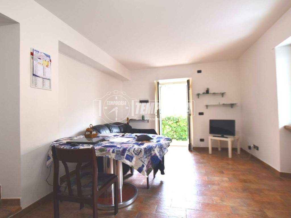 casa indipendente in vendita a San Severino Marche
