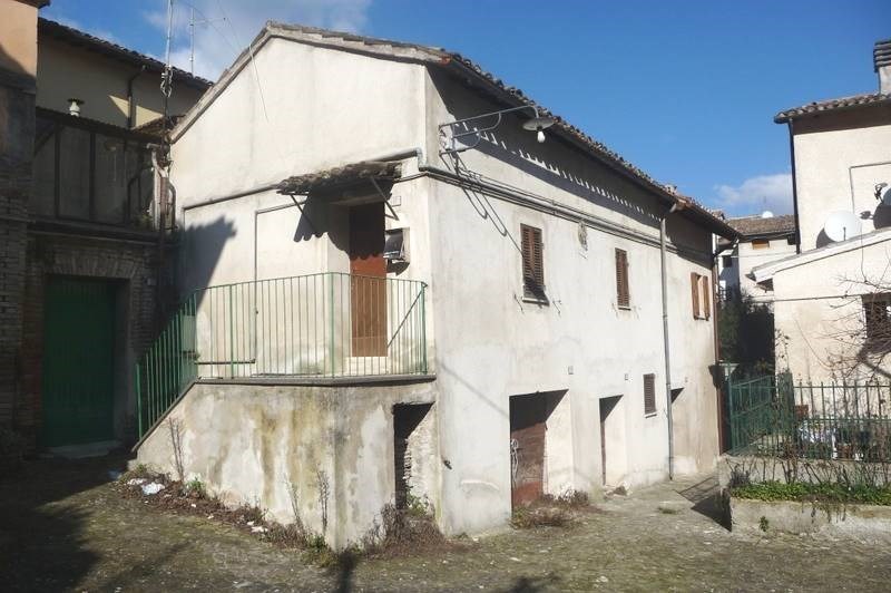 casa semindipendente in vendita a San Severino Marche