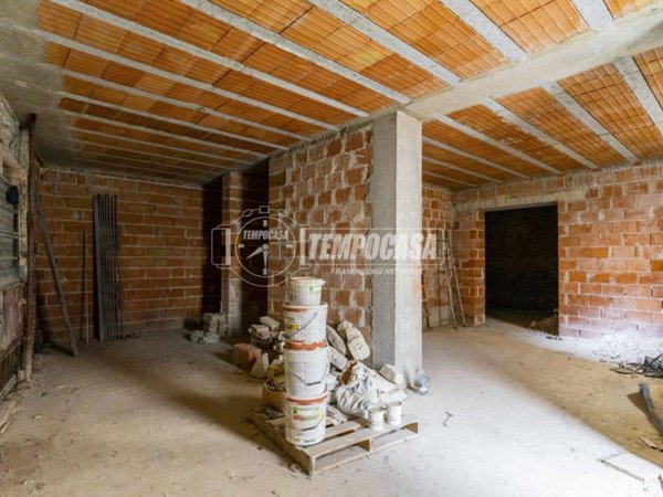 casa indipendente in vendita a San Severino Marche