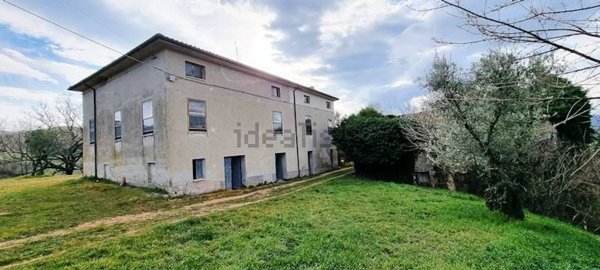 casa indipendente in vendita a San Severino Marche