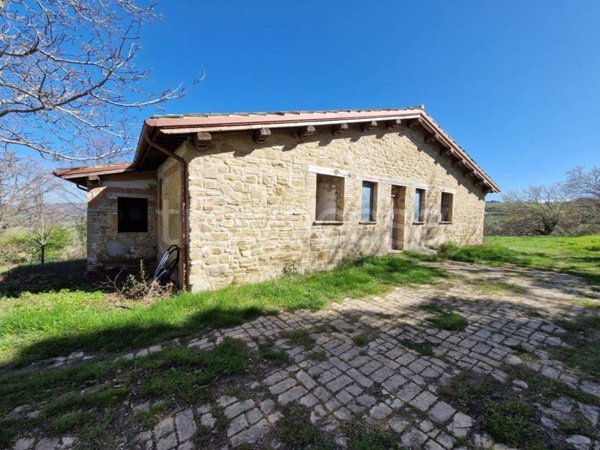 casale in vendita a San Severino Marche in zona Carpignano