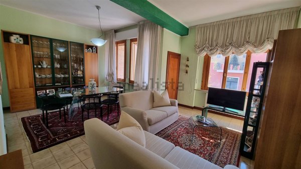 casa indipendente in vendita a San Severino Marche