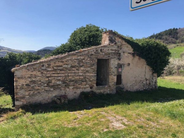 casa indipendente in vendita a San Severino Marche