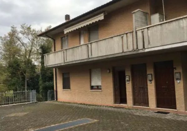 casa indipendente in vendita a San Severino Marche