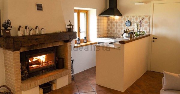 appartamento in vendita a San Severino Marche in zona Elcito