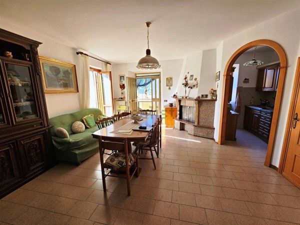 appartamento in vendita a San Severino Marche in zona Isola