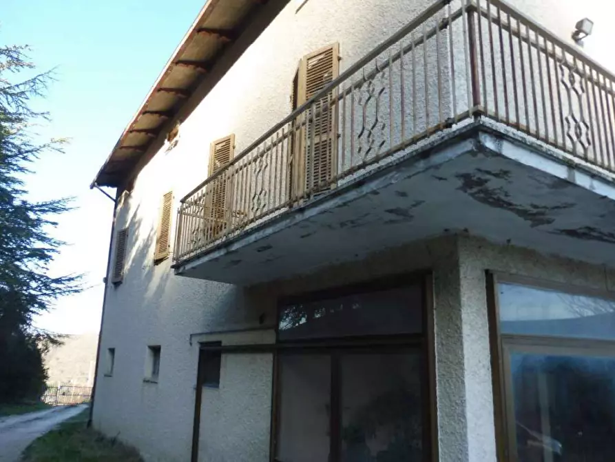 casa indipendente in vendita a San Severino Marche in zona Pitino