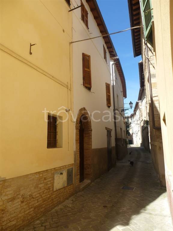 casa indipendente in vendita a San Severino Marche