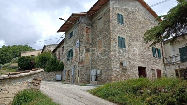 casa indipendente in vendita a San Severino Marche in zona Serralta