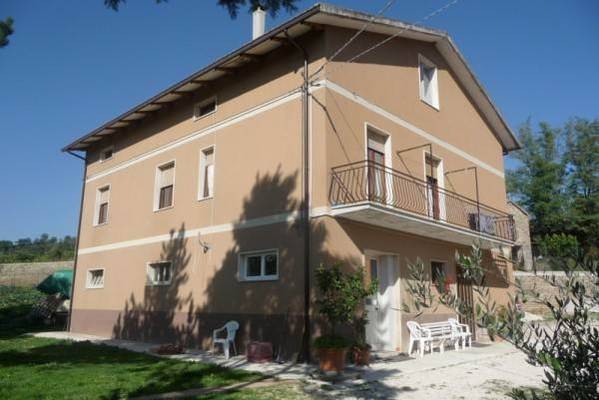 casa indipendente in vendita a San Severino Marche in zona Marciano