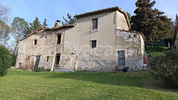 casa indipendente in vendita a San Severino Marche