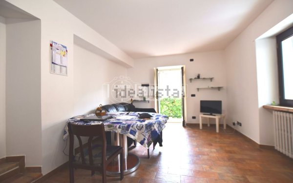 casa indipendente in vendita a San Severino Marche