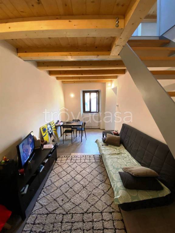casa indipendente in vendita a San Severino Marche