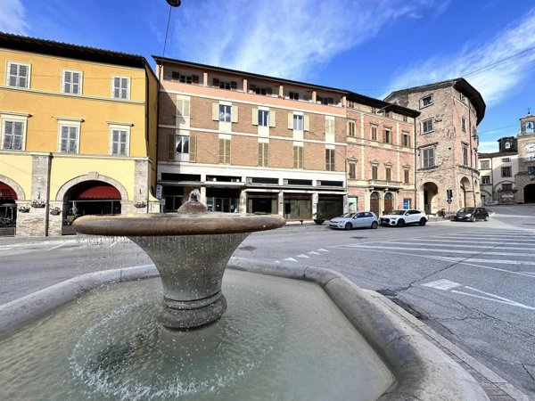 locale commerciale in vendita a San Severino Marche