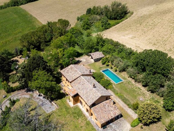 casa indipendente in vendita a San Severino Marche in zona Rocchetta
