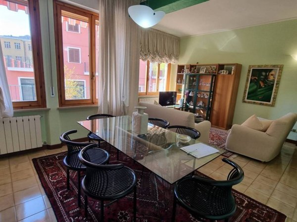 casa indipendente in vendita a San Severino Marche