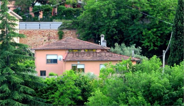casa indipendente in vendita a San Severino Marche in zona Serripola