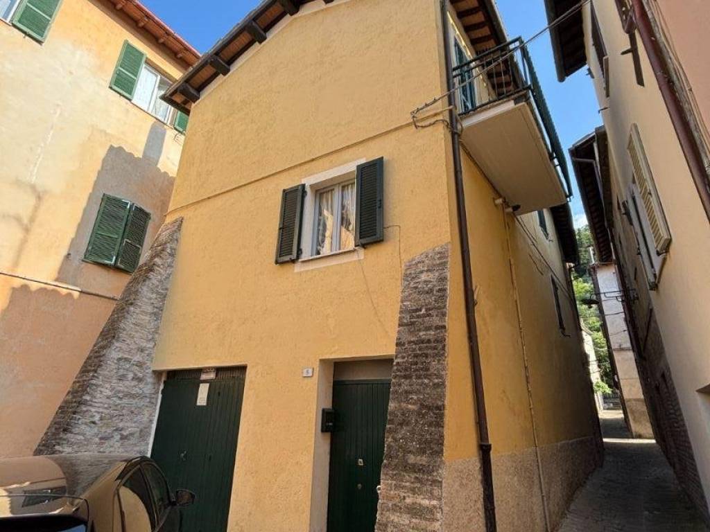 casa indipendente in vendita a San Severino Marche