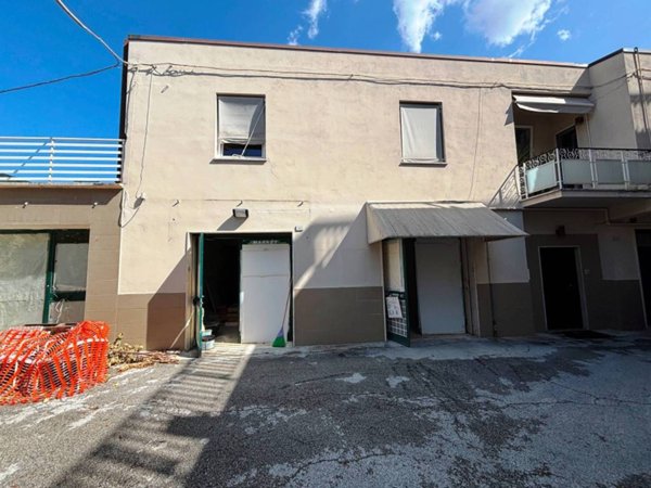 ufficio in vendita a San Severino Marche