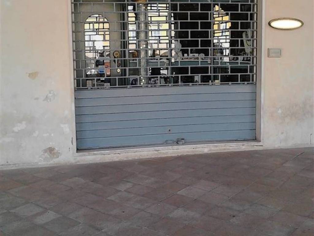 negozio in vendita a San Severino Marche