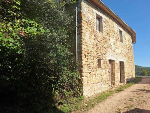 casa indipendente in vendita a San Severino Marche